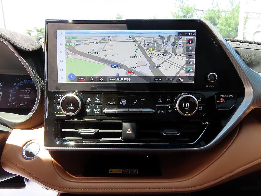 Toyota Highlander — photo 13