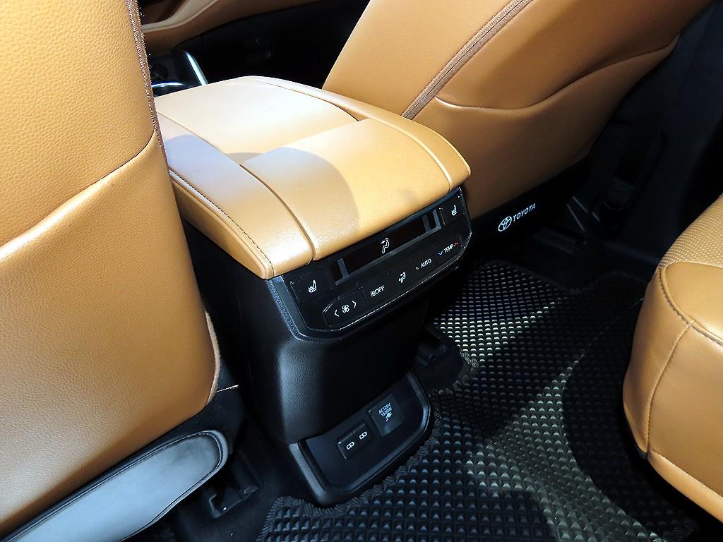 Toyota Highlander — photo 15