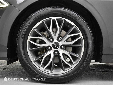 Kia K5 — photo 05