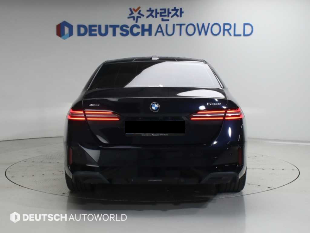 BMW 5-Series — photo 04