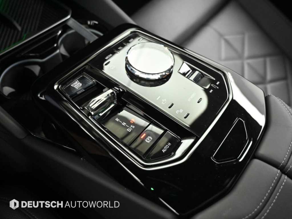BMW 5-Series — photo 09