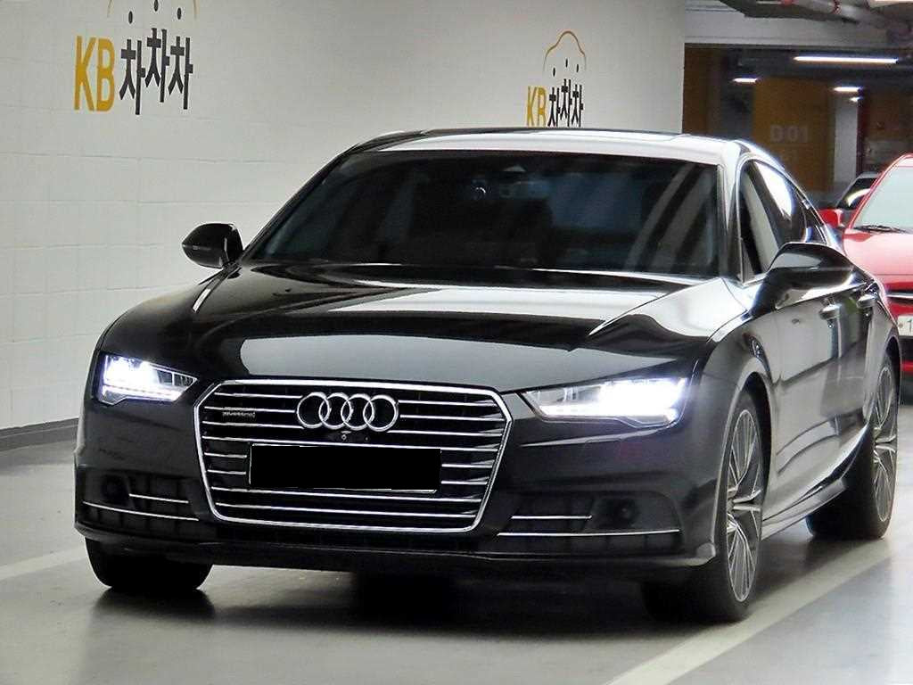 Audi A7 — photo 01