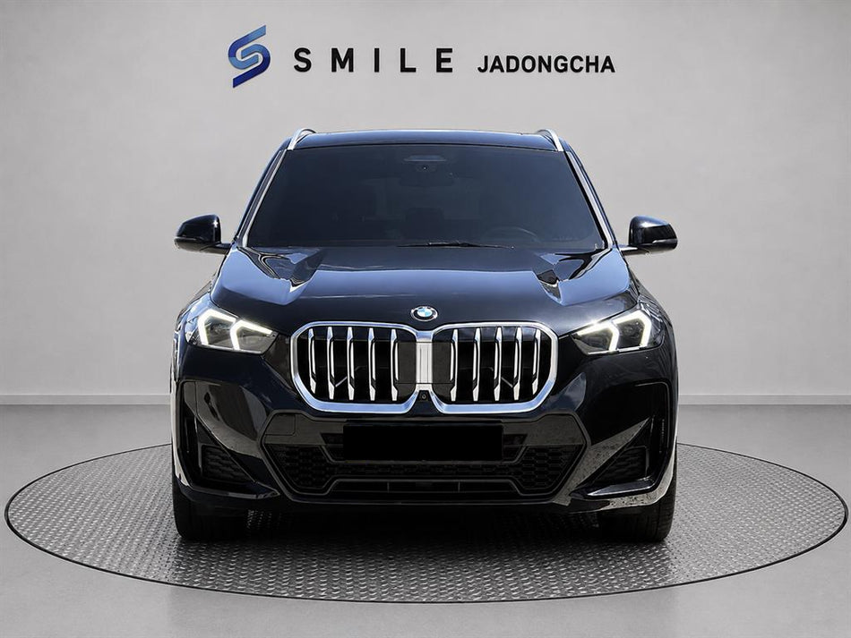 BMW X1 — photo 01