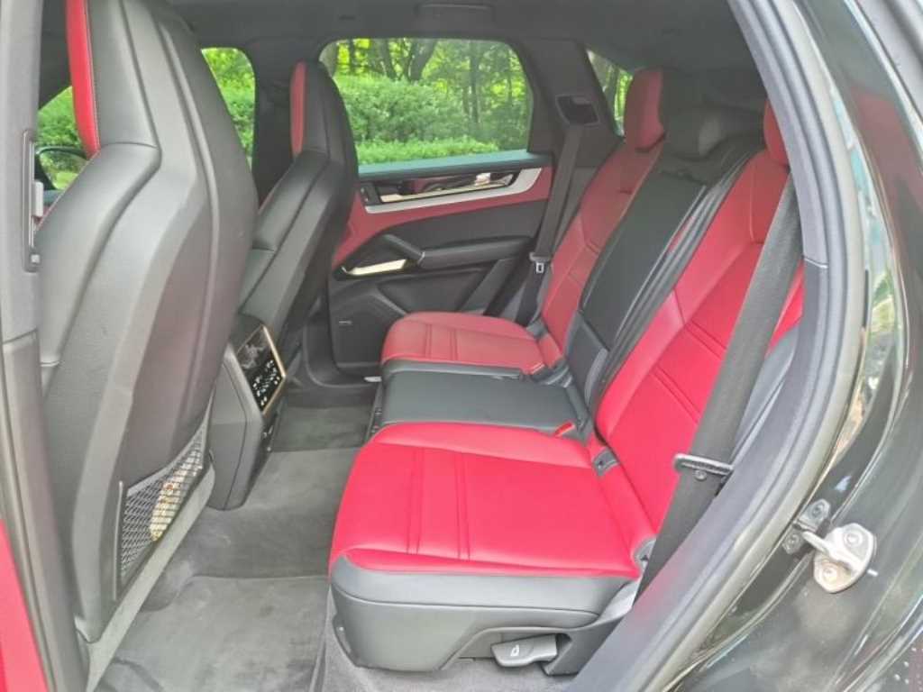 Porsche Cayenne — photo 09