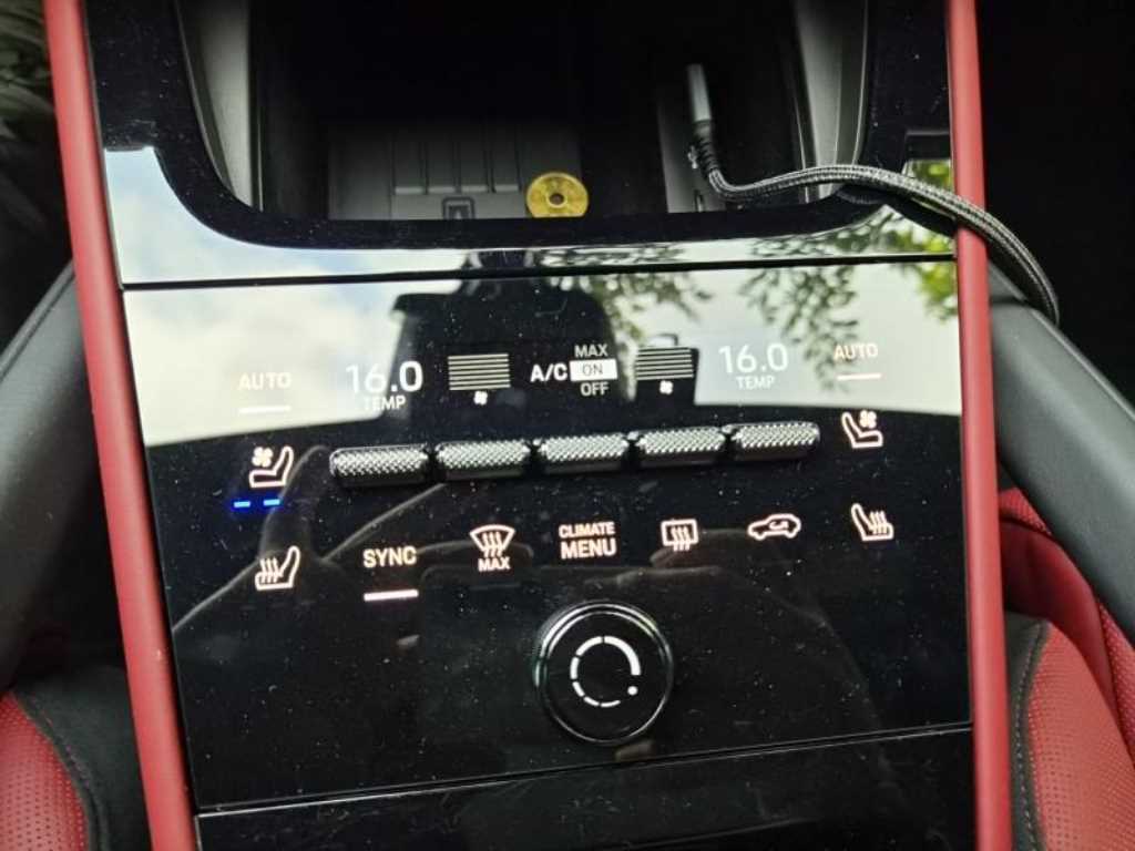 Porsche Cayenne — photo 13