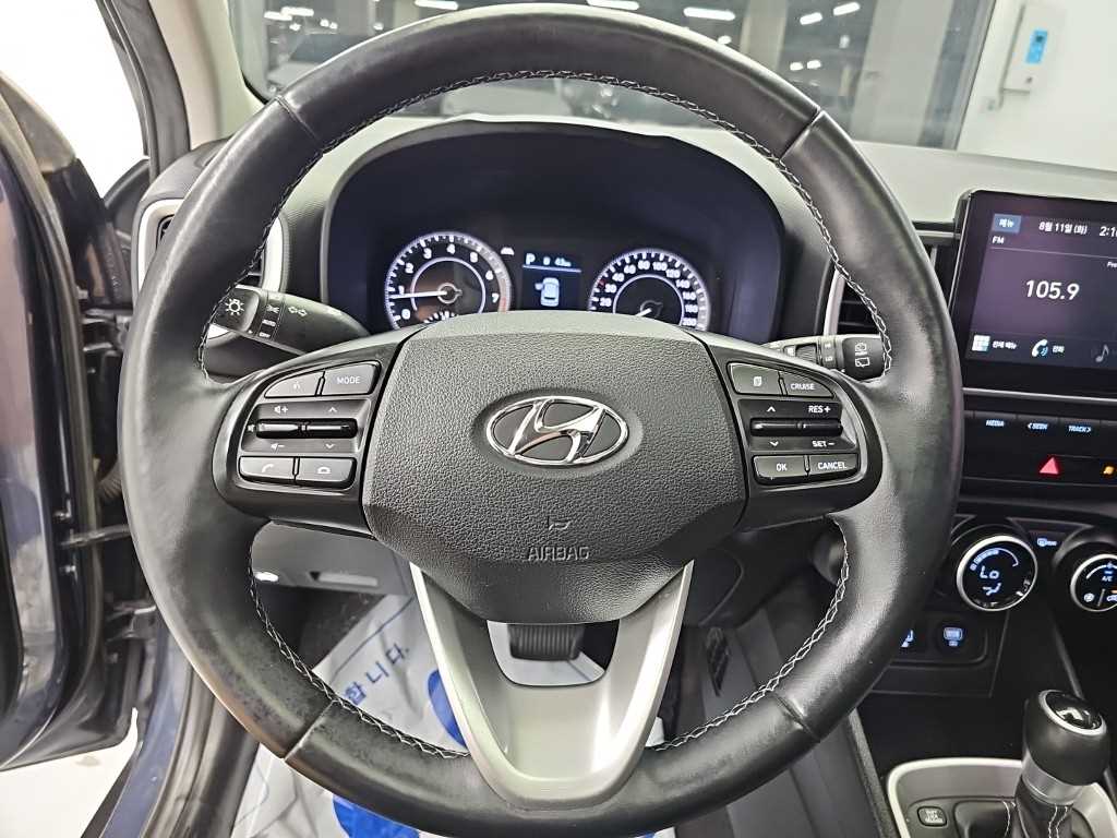 Hyundai Venue — photo 09