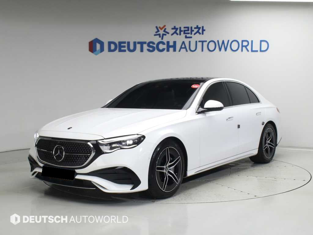 Mercedes-Benz E-Class — photo 01