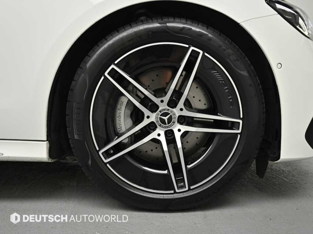 Mercedes-Benz E-Class — photo 05
