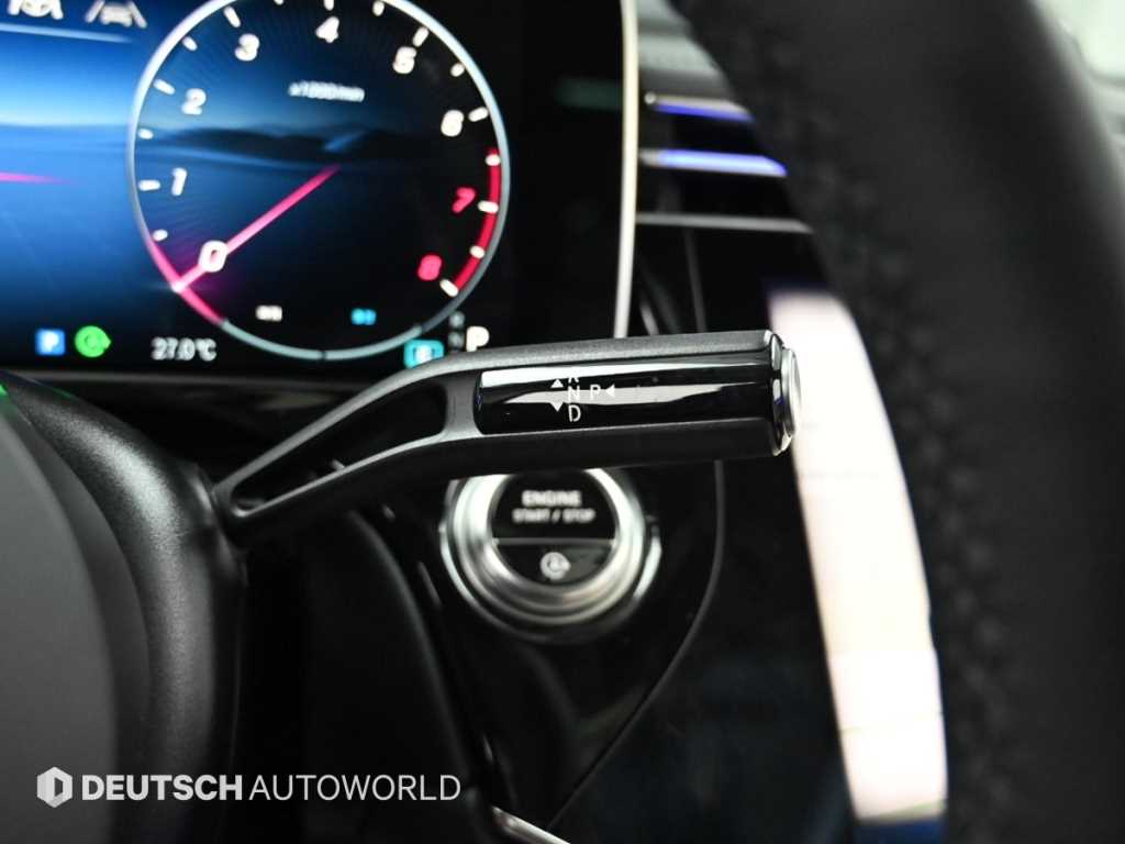 Mercedes-Benz E-Class — photo 09