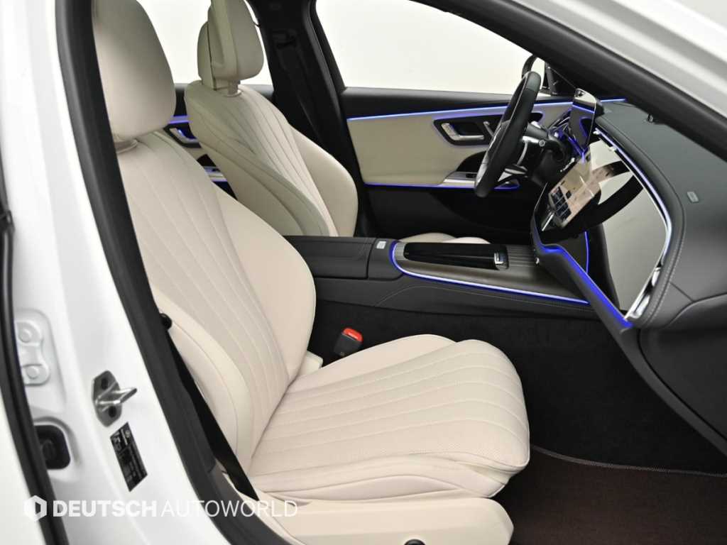 Mercedes-Benz E-Class — photo 10