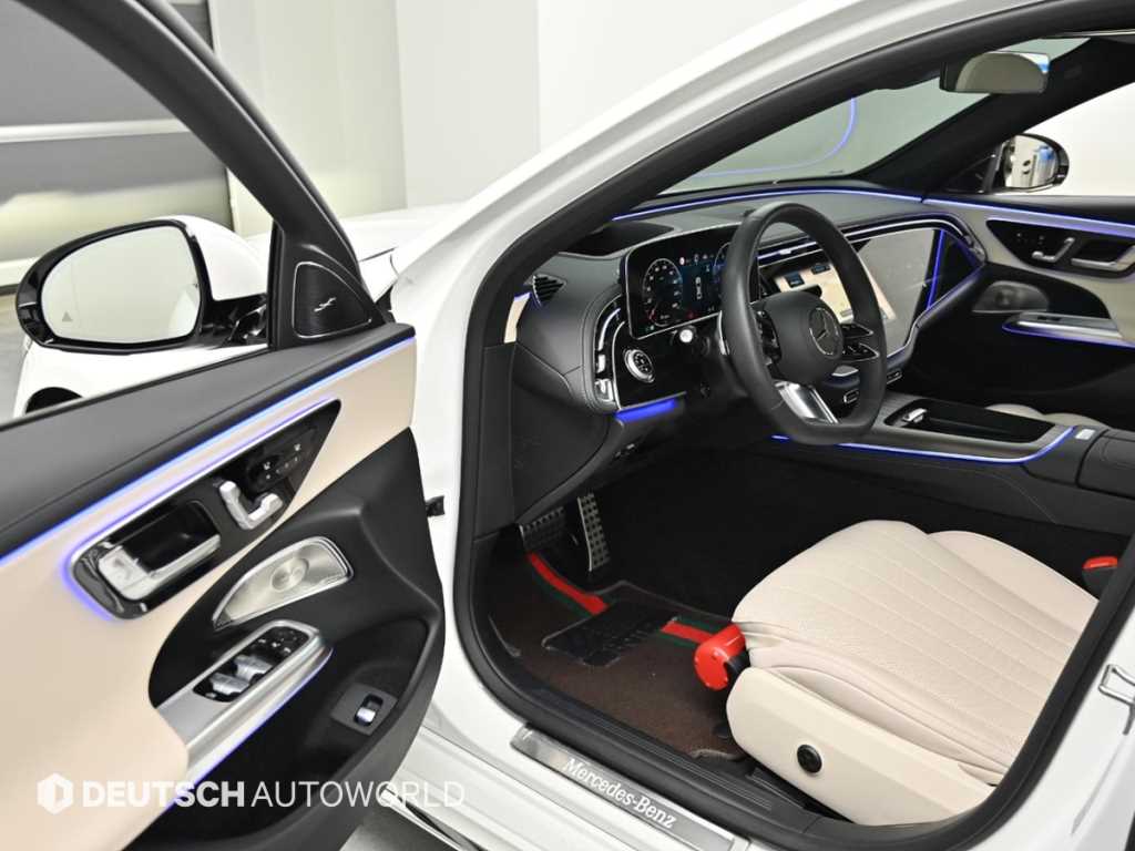 Mercedes-Benz E-Class — photo 11