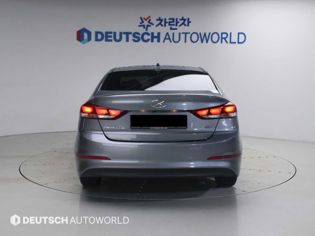 Hyundai Avante — photo 04
