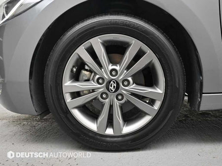 Hyundai Avante — photo 05