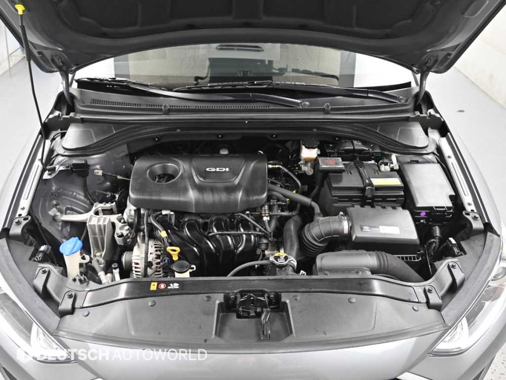 Hyundai Avante — photo 06