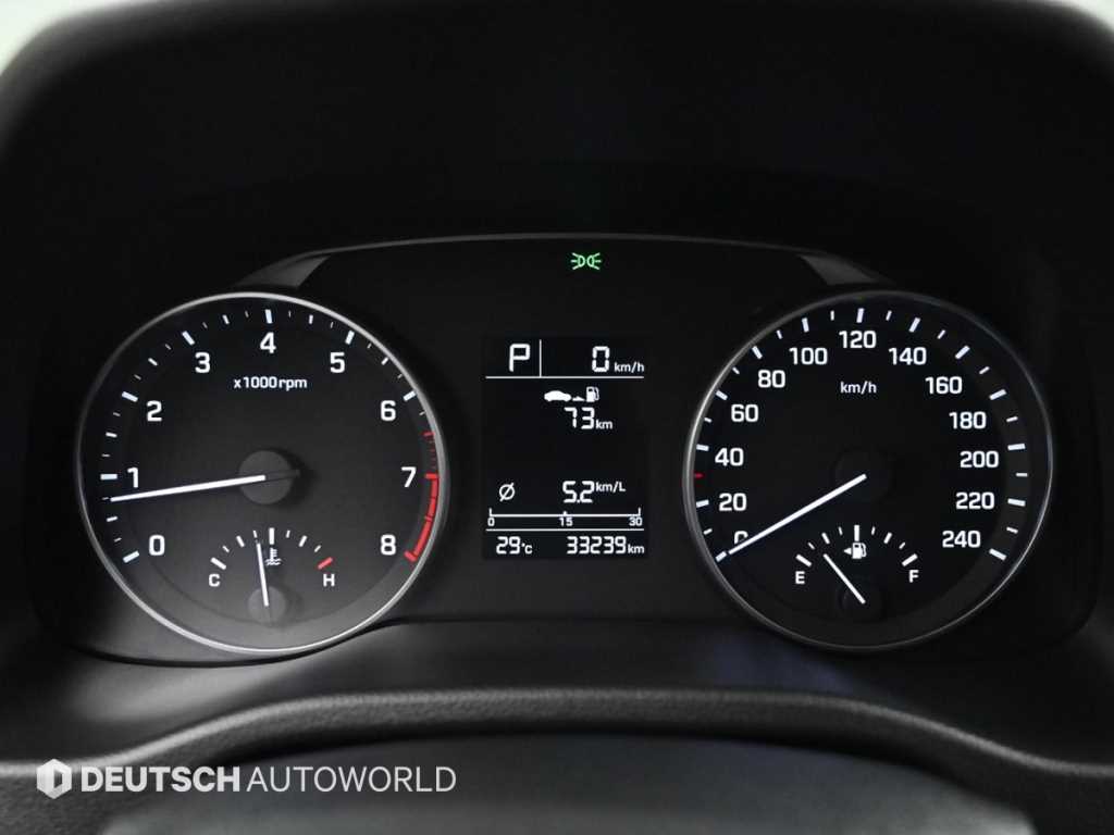 Hyundai Avante — photo 08