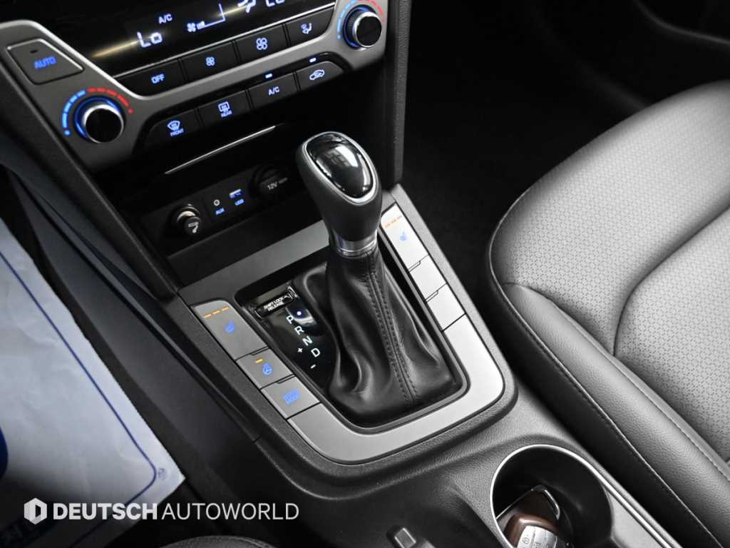 Hyundai Avante — photo 09