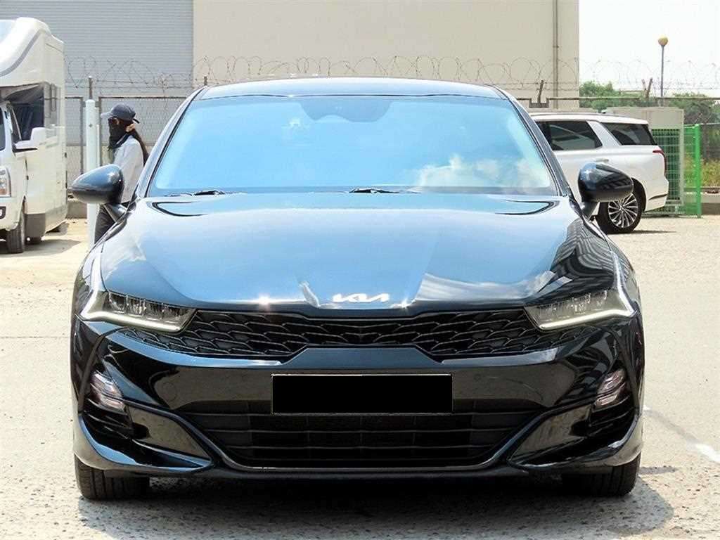 Kia K5 — photo 01