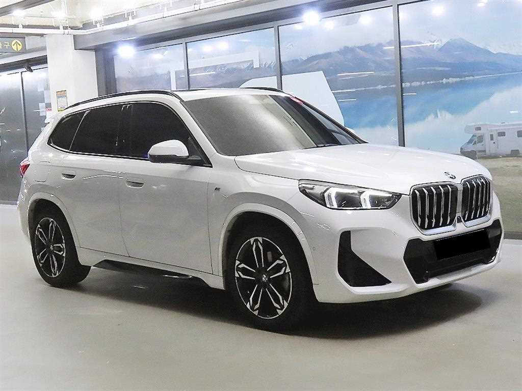 BMW X1 — photo 01