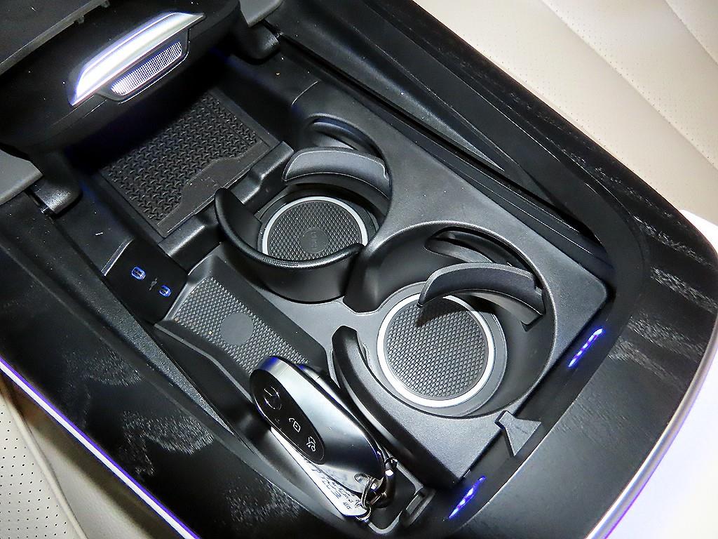 Mercedes-Benz E-Class — photo 13