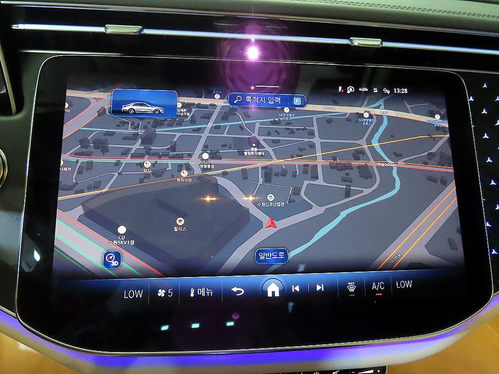 Mercedes-Benz E-Class — photo 14