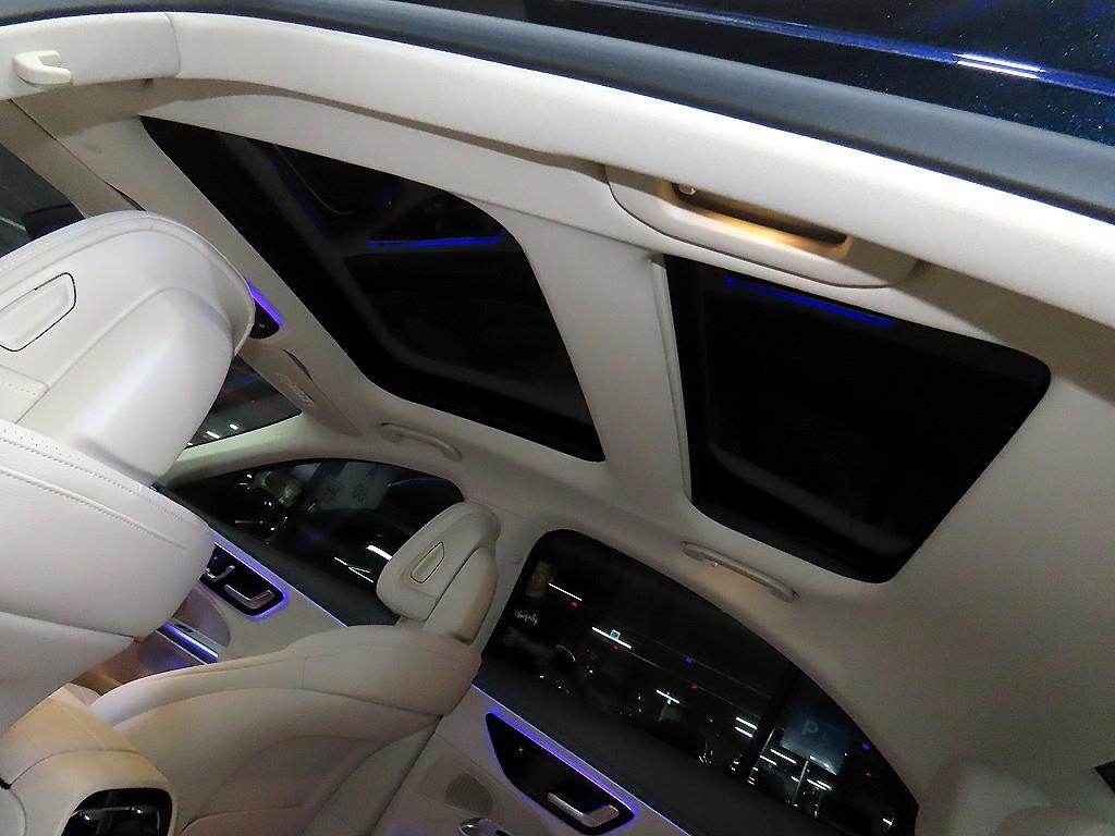 Mercedes-Benz E-Class — photo 16