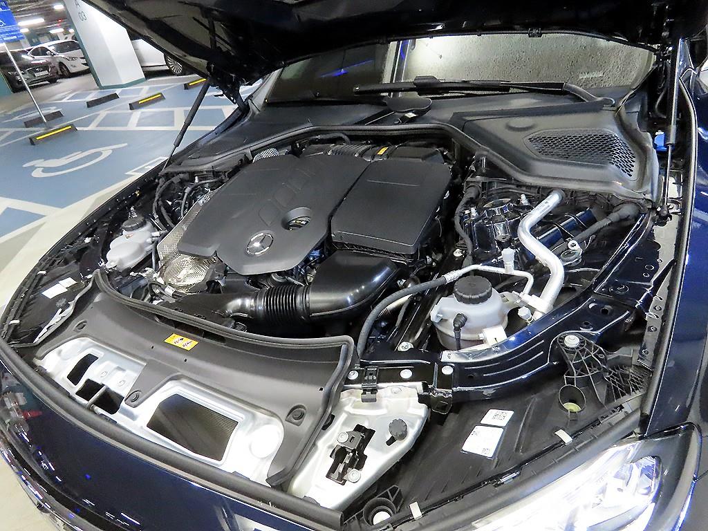 Mercedes-Benz E-Class — photo 19