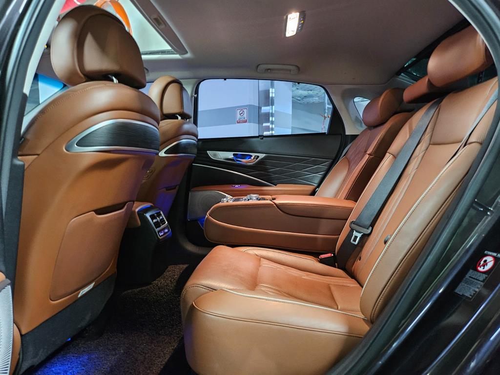 Kia K9 — photo 02