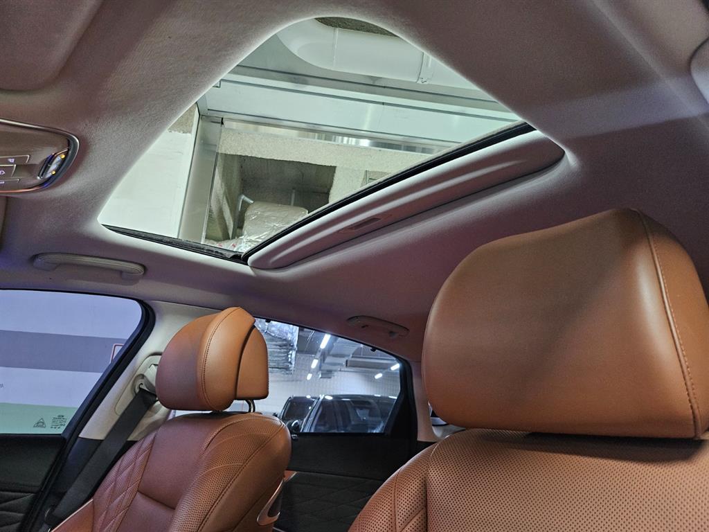 Kia K9 — photo 14