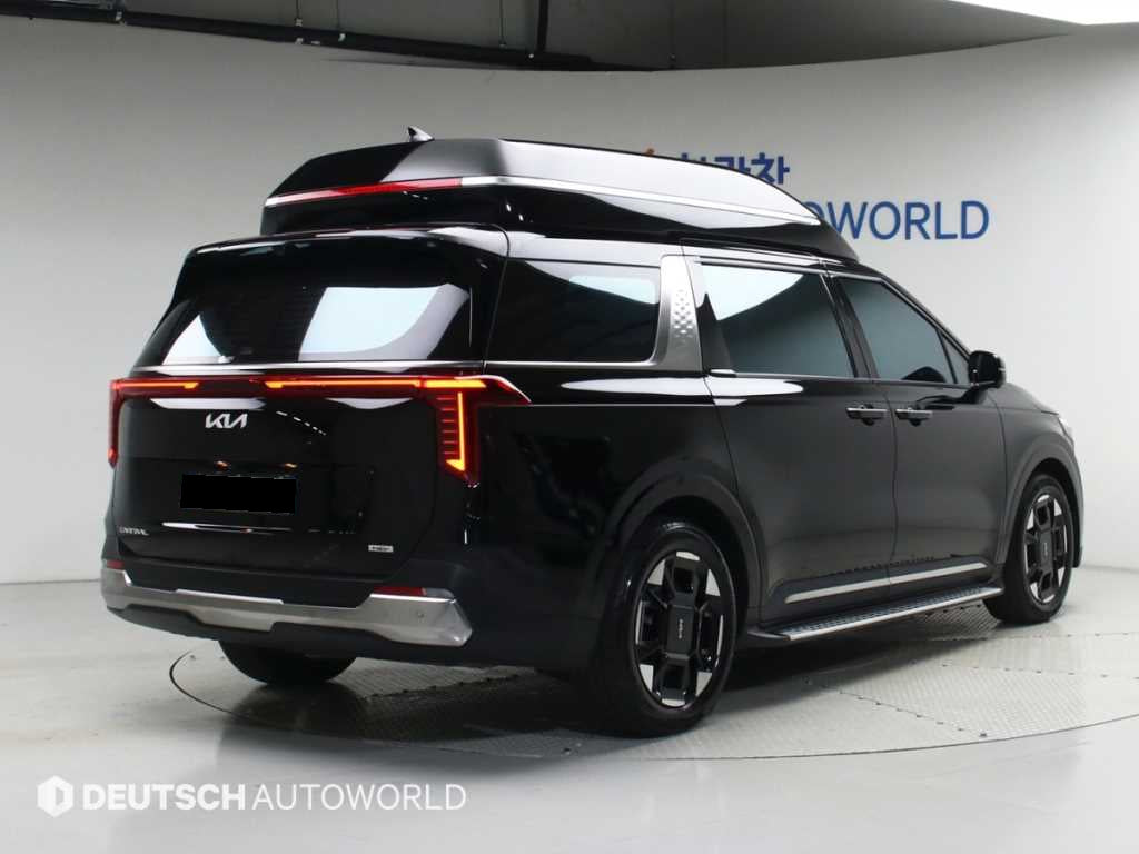 Kia Carnival — photo 02