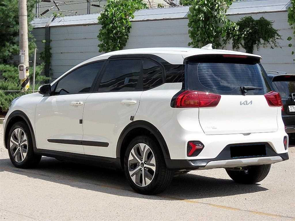 Kia Niro — photo 03