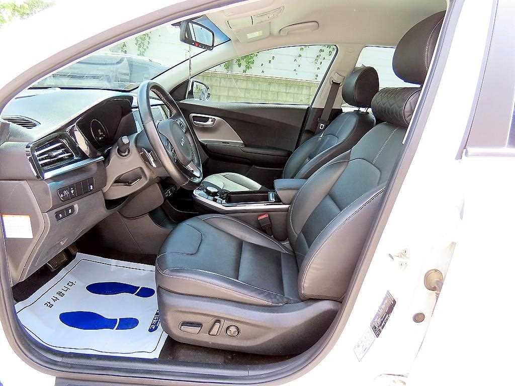 Kia Niro — photo 05