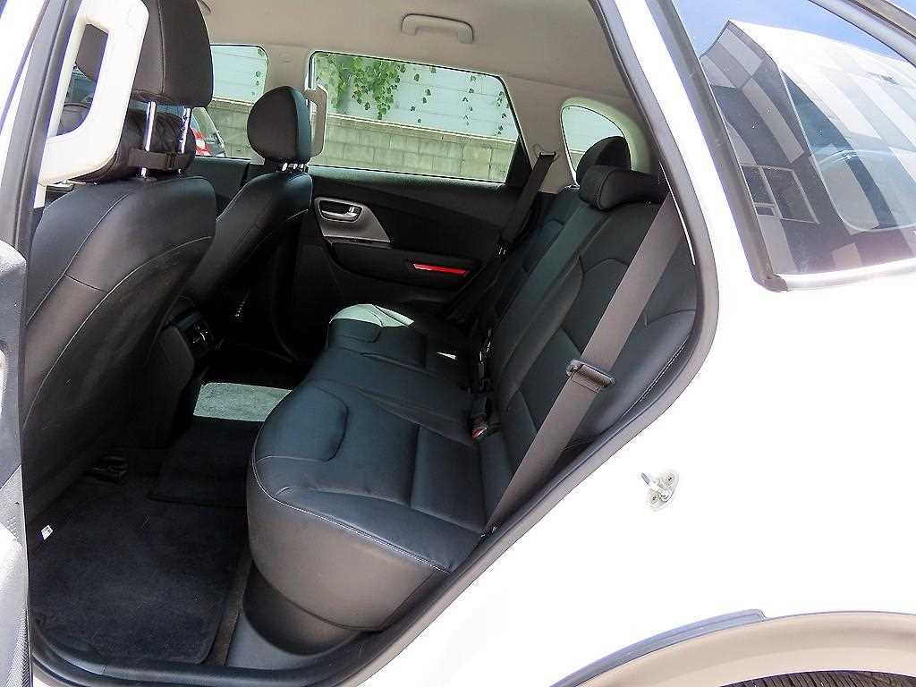 Kia Niro — photo 06