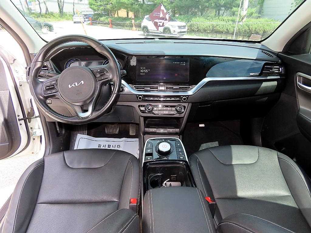 Kia Niro — photo 07
