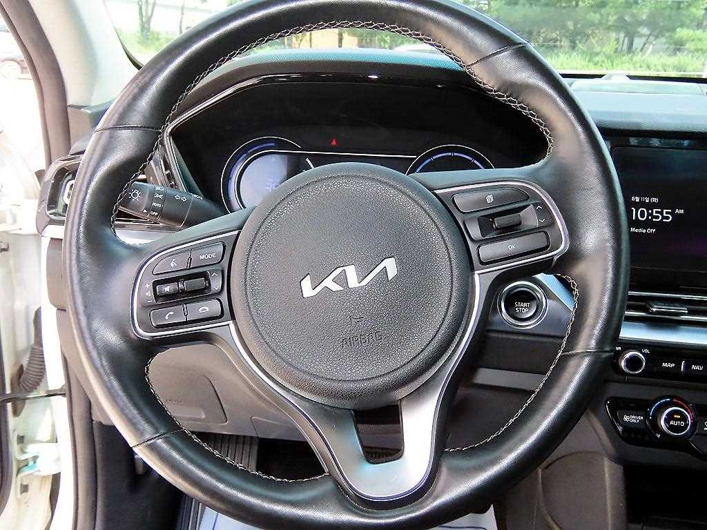 Kia Niro — photo 08