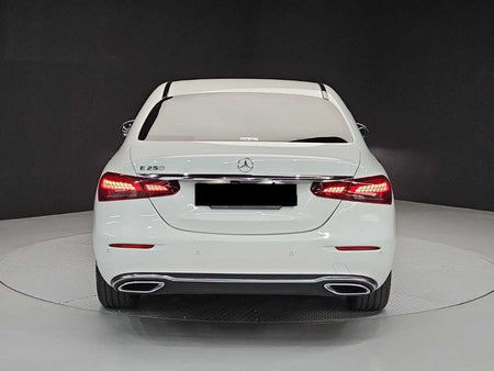 Mercedes-Benz E-Class — photo 03