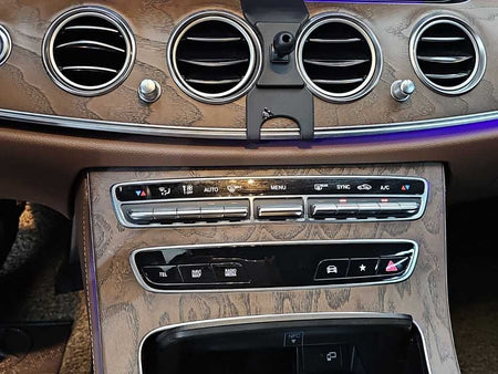 Mercedes-Benz E-Class — photo 10