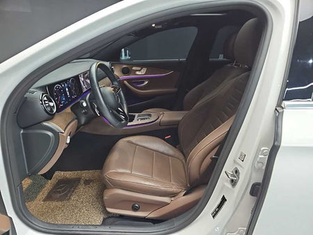 Mercedes-Benz E-Class — photo 11