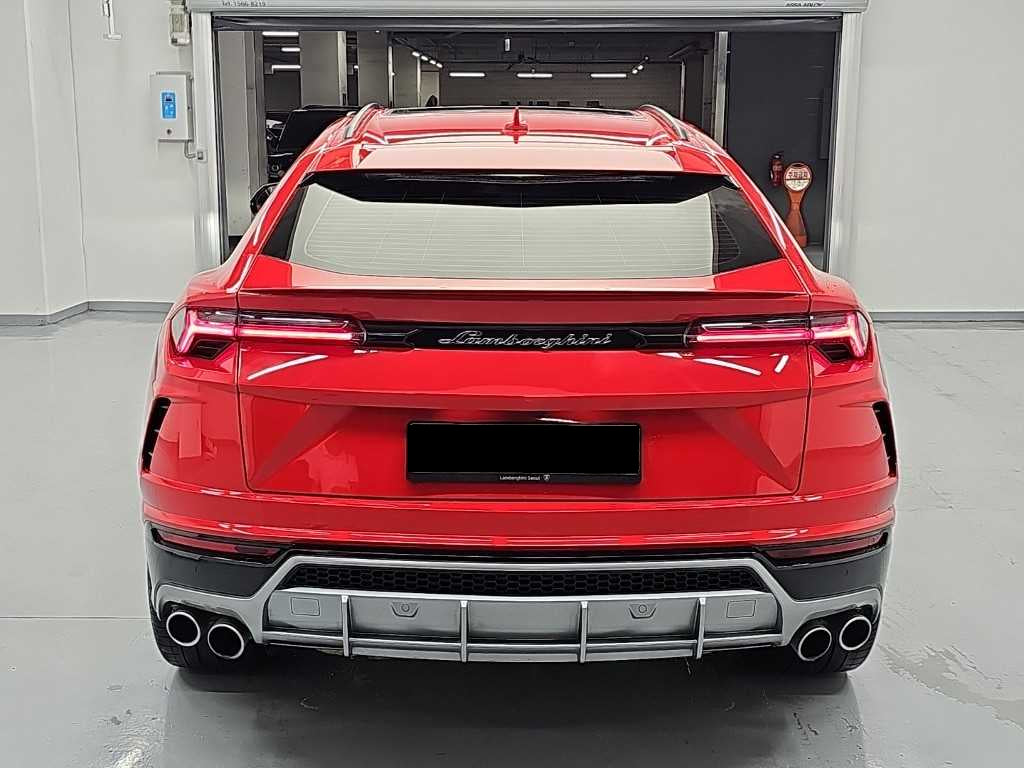 Lamborghini Urus — photo 03