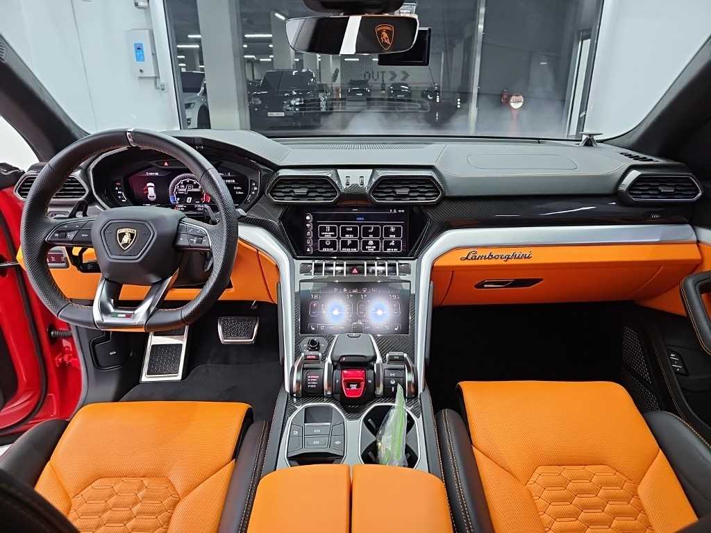Lamborghini Urus — photo 07