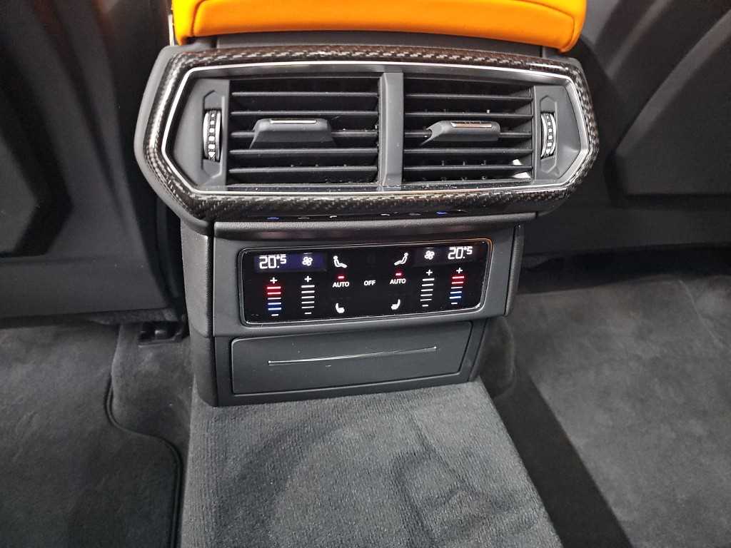 Lamborghini Urus — photo 13