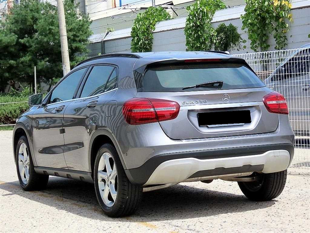 Mercedes-Benz GLA-Class — photo 03