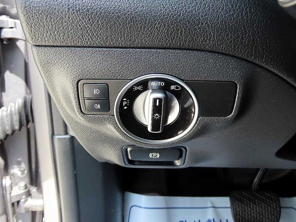 Mercedes-Benz GLA-Class — photo 12