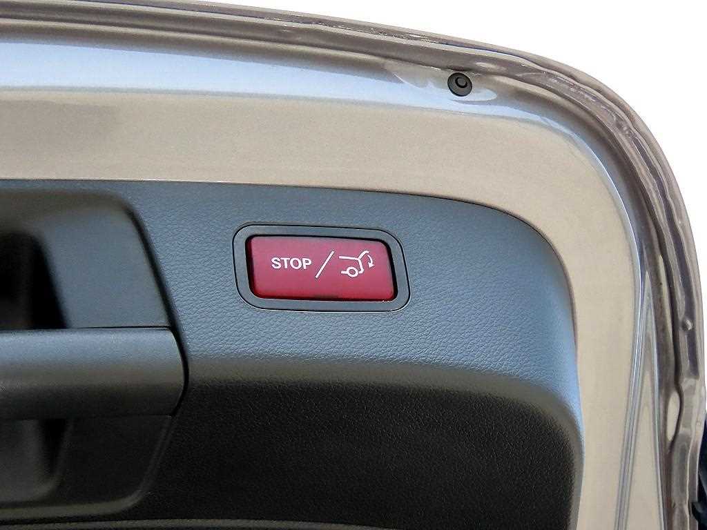 Mercedes-Benz GLA-Class — photo 18