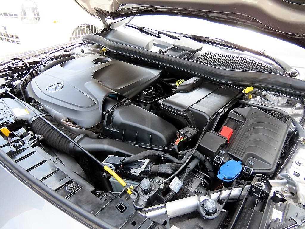 Mercedes-Benz GLA-Class — photo 19