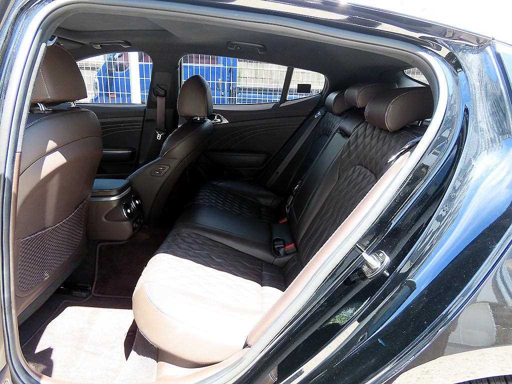 Kia Stinger — photo 06