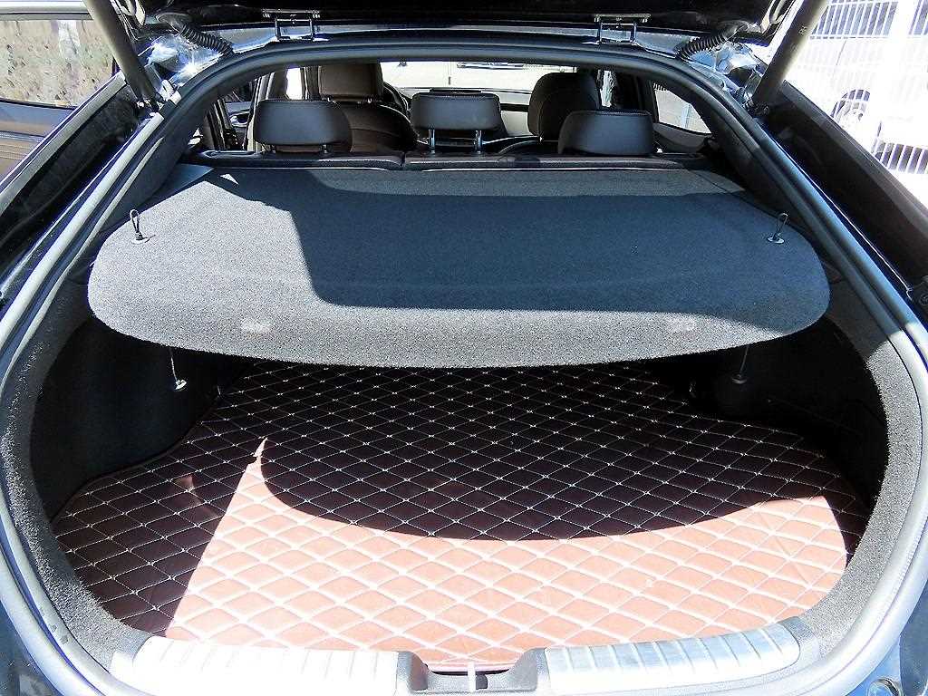 Kia Stinger — photo 16