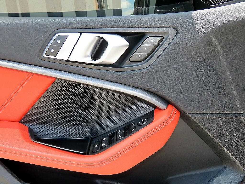 BMW 2-Series — photo 12