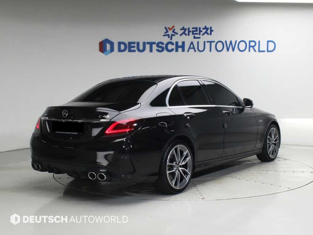 Mercedes-Benz C-Class — photo 02
