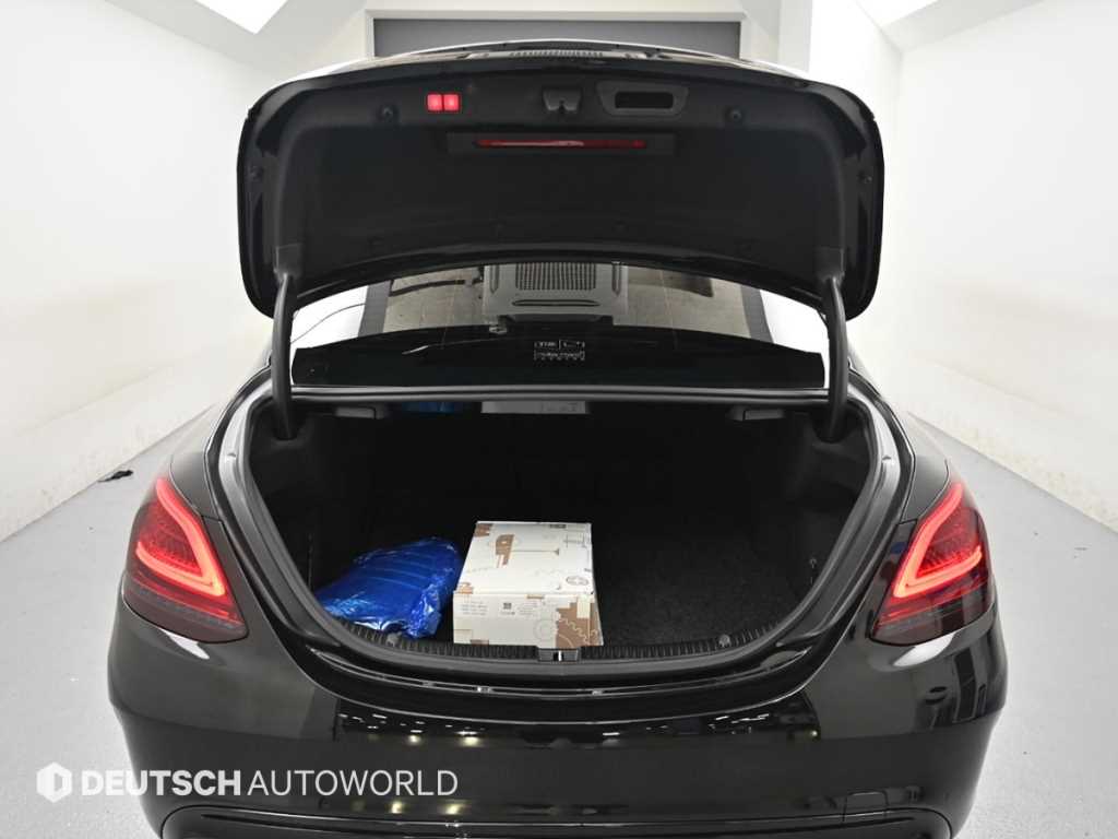 Mercedes-Benz C-Class — photo 19