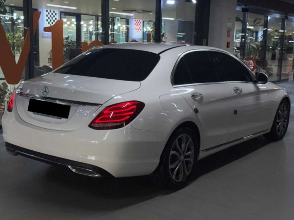 Mercedes-Benz C-Class — photo 04